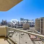 Lucky Gem Penthouse & Luxury Suites At Signature Resort, Balcony Strip View 2605