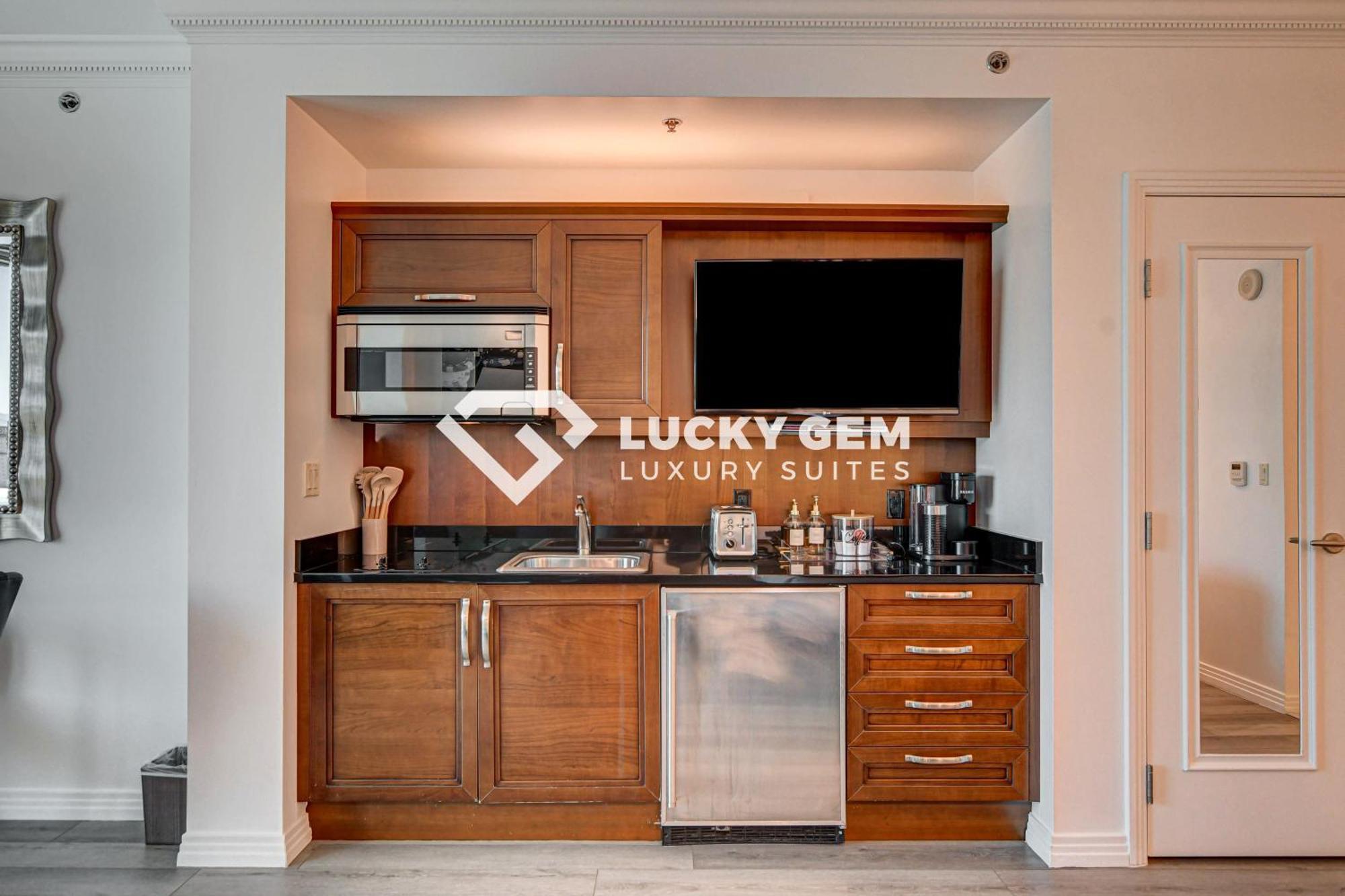 Lucky Gem Penthouse & Luxury At Signature Resort, Balcony Strip View 2605 Hotel