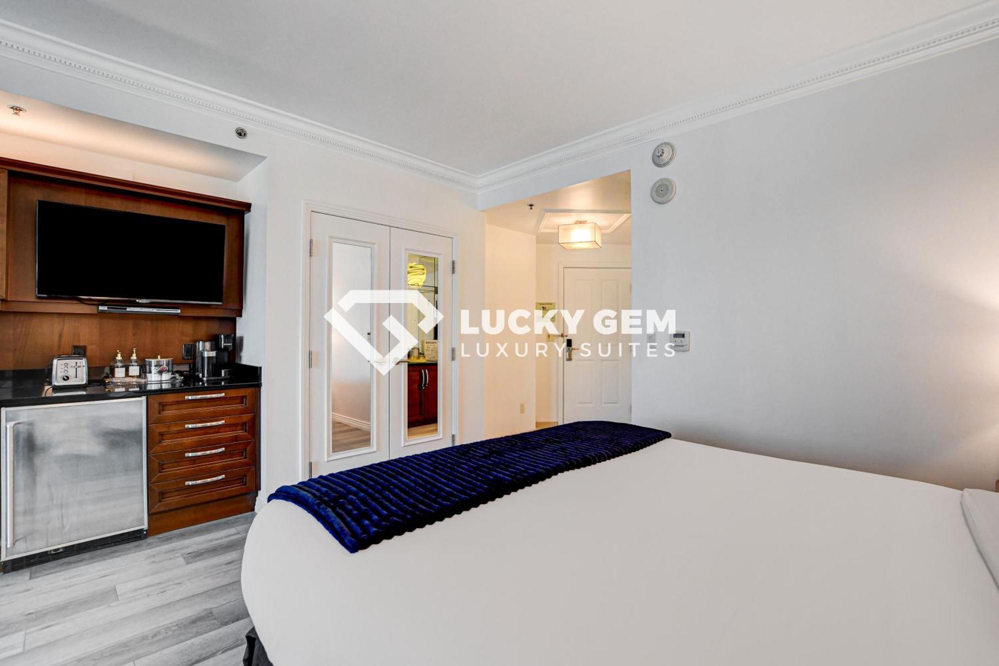 Lucky Gem Penthouse & Luxury At Signature Resort, Balcony Strip View 2605 Hotel
